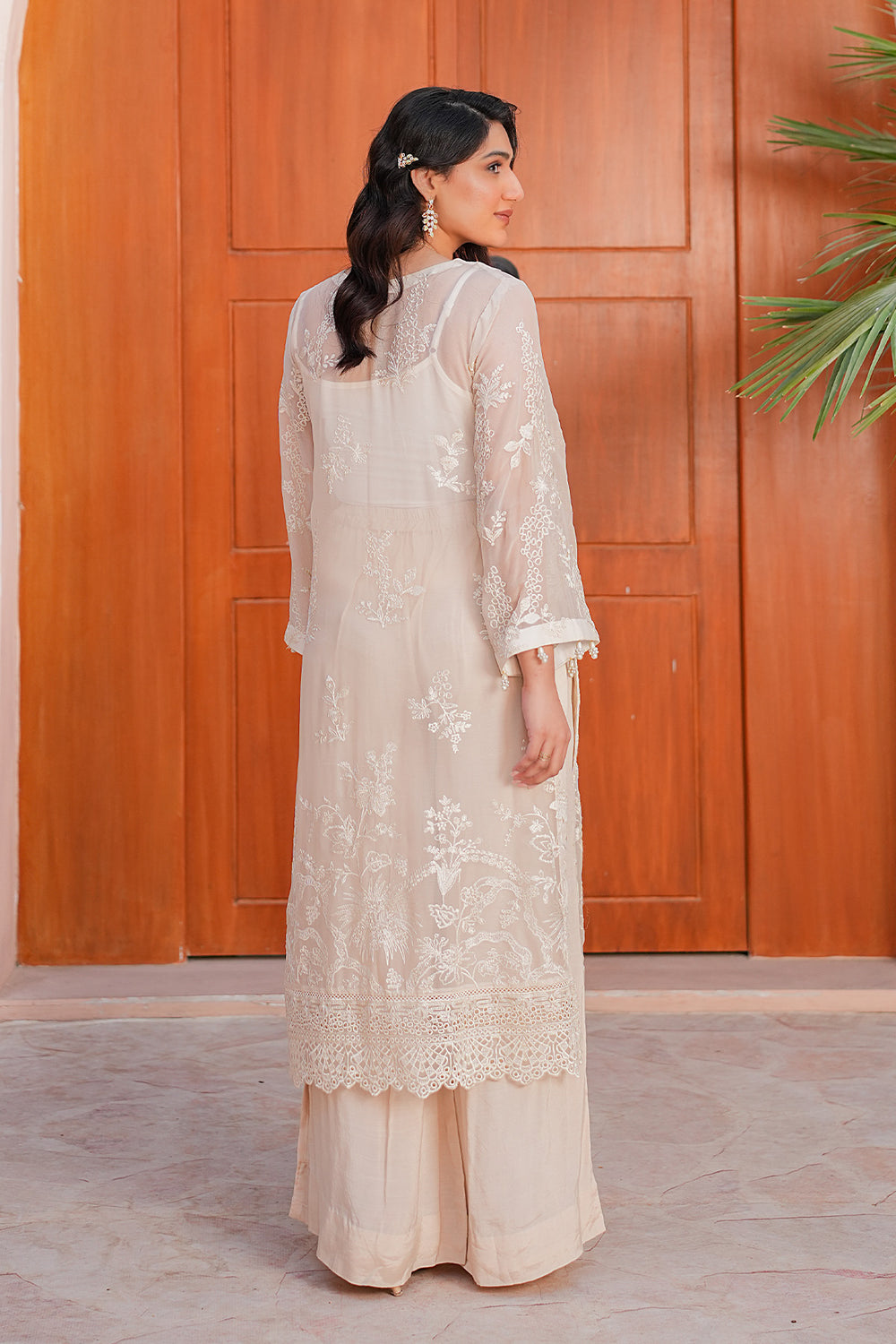 Ariha Embroidered Chiffon Unstitched 3-Piece Suit - Ivory White Luxury Collection
